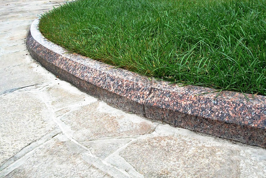 <span style="font-weight: bold;">Гранитный бордюр</span>